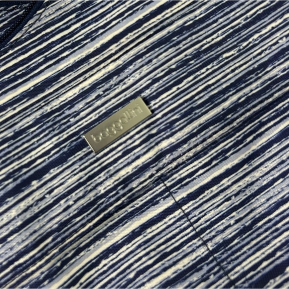 BAGGALLINI RFID Blue Hobo Bag multicompartment organizer TRAVEL CROSSBODY Purse - Picture 3 of 12